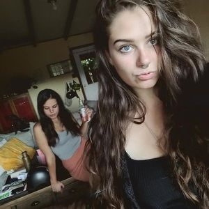 Meet your Posher, Xoe